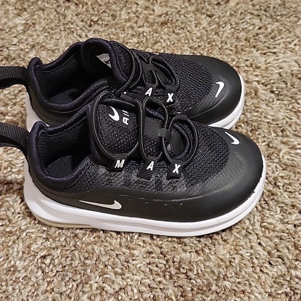 Sneakers - Picture 2 of 3